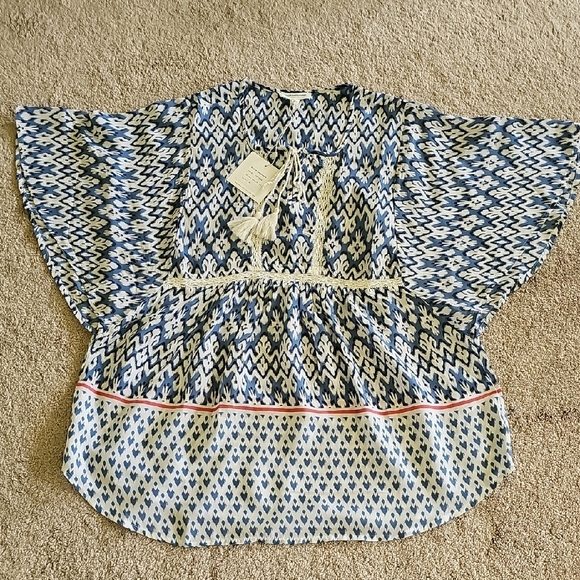 beachlunchlounge Tops - beachlunchlounge Navy and Cream Blouse